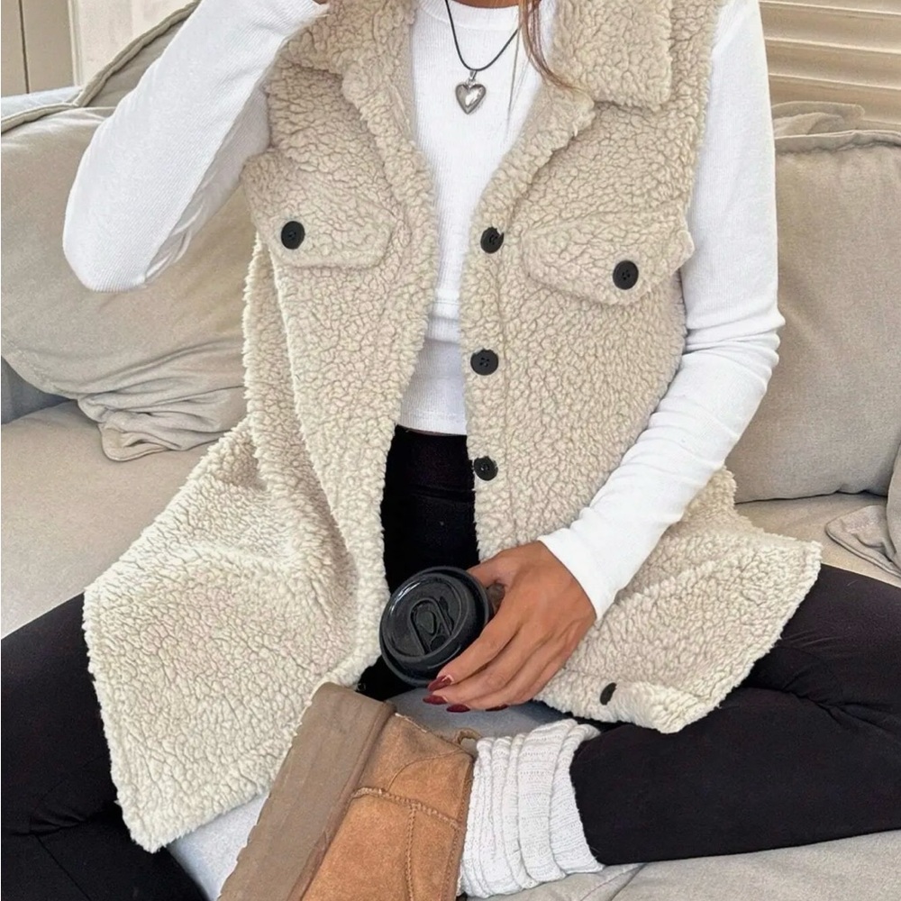 Women's Cream Sherpa Vest - Picture 3 of 4